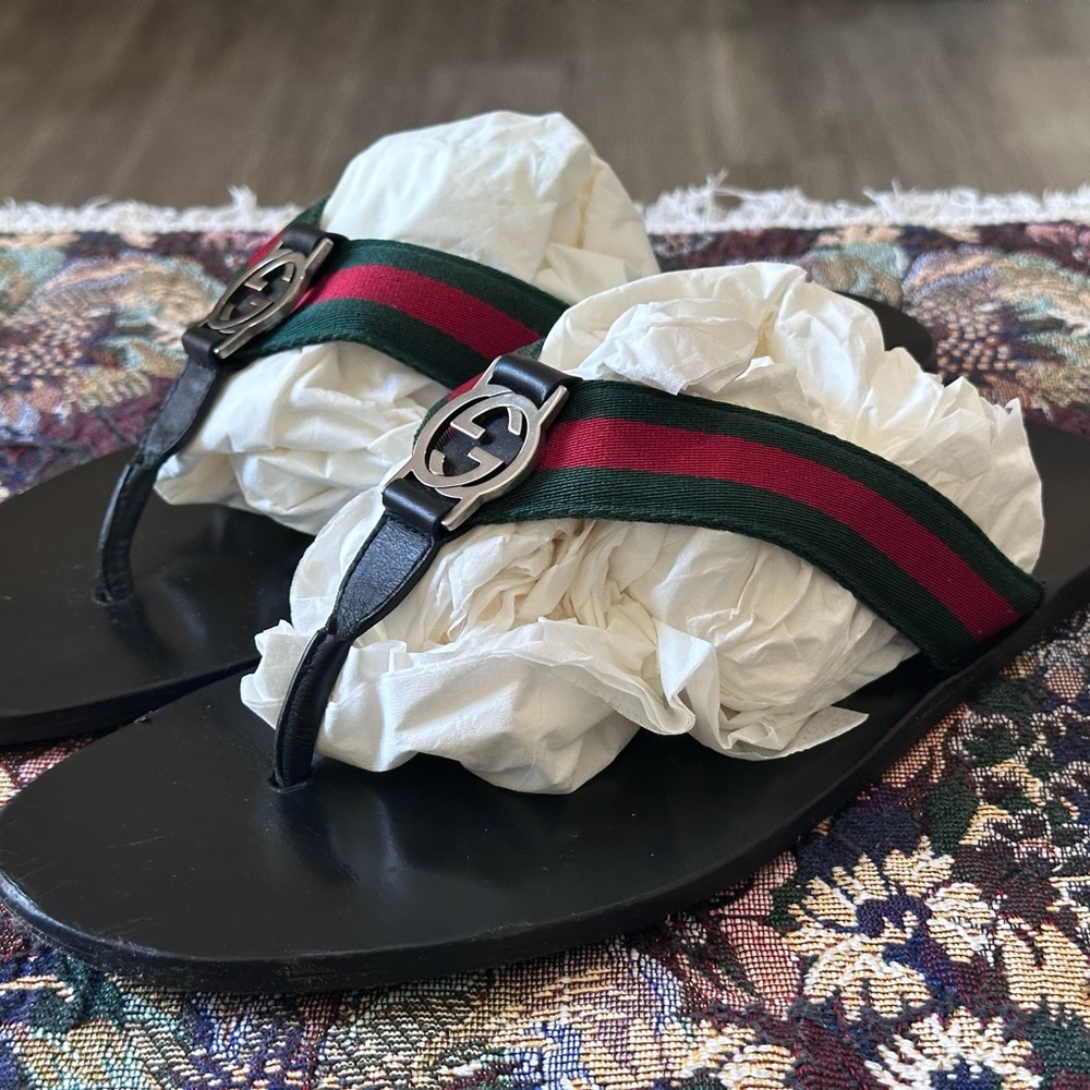 Gucci Interlocking Silver GG Red Green Black Leather Men’s Thong Sandal Size 12